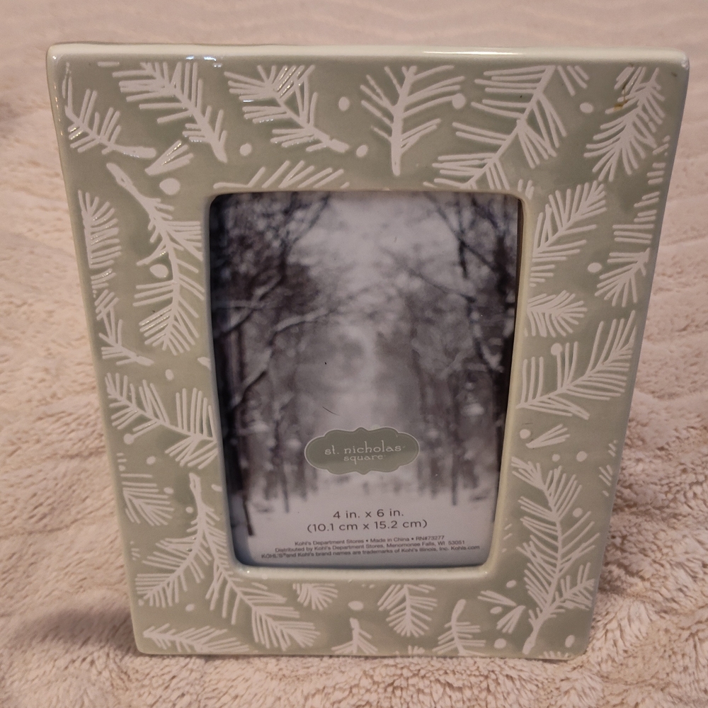 St. Nicholas Square Green and White Pine Frame